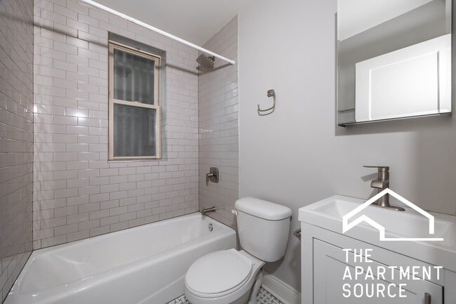 Photo - 640 W Wrightwood Ave Unit 109