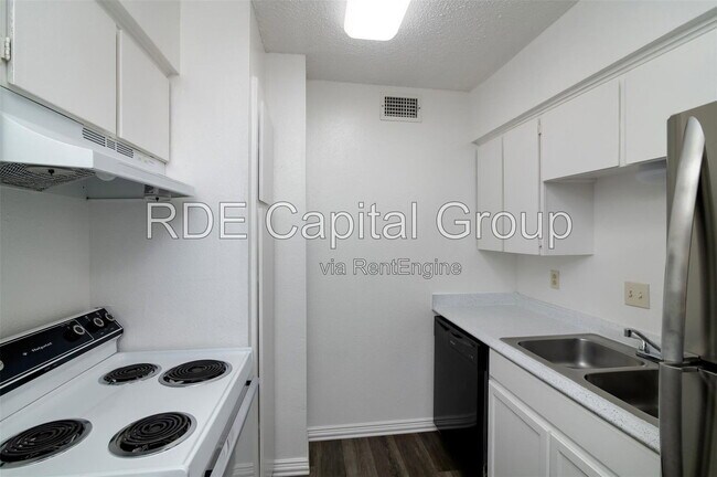 Photo - 7054 Glenview Dr Unit 71