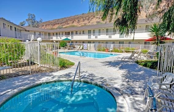 Piscina - Waring Garden