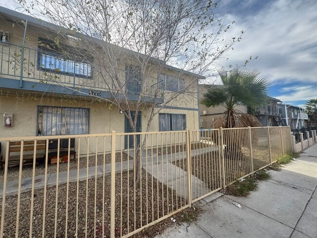 Building Photo - Lucite Lane Unit #4