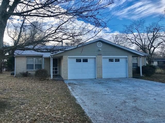 Photo - 1300 W Rolling Oaks Dr