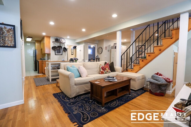 Photo - 17 Strathmore Rd Unit B