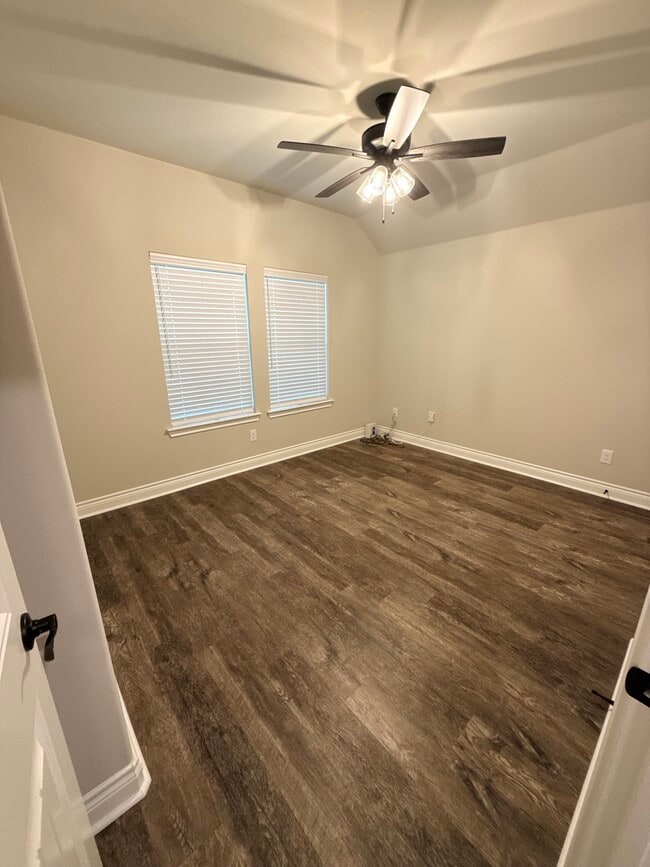Photo - 601 Moseley Ln