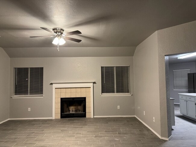 Photo - Remodeled 3 Bedroom Plus Bonus Room - Comi...