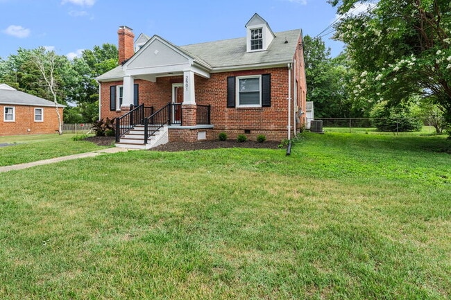 Photo - 2501 Williams St