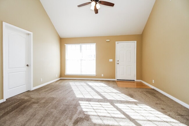 Photo - 1019 Somerset Trce