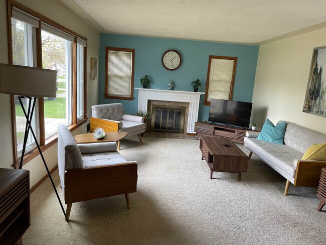 Photo - 644 3 Mile Rd NE