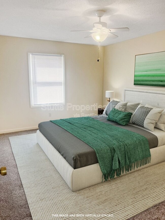 Photo - 253 Woodcastle Dr