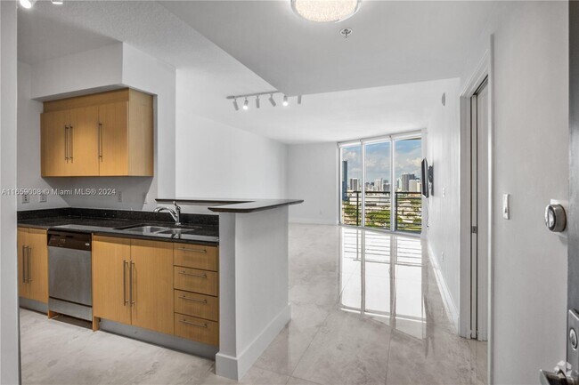 Building Photo - 325 S Biscayne Blvd Unit 3118 Rental