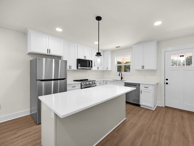 Photo - 161 W Grand St