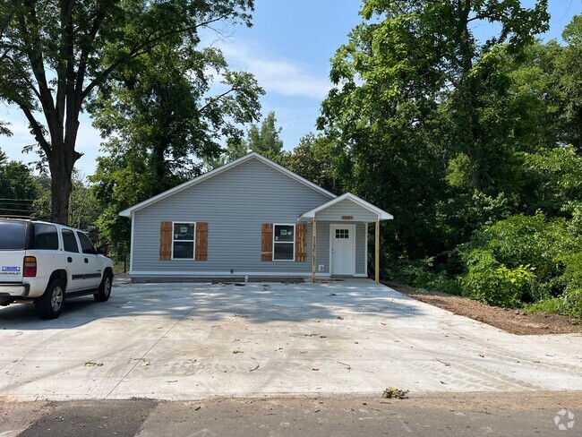 Building Photo - COX-POPLAR ST Unit B Rental