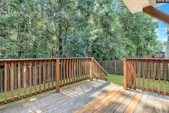 Photo - Bradley Point Residence for Rent - 4 Bedroom/2.5 Bath