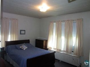 Building Photo - 1221 E 5th St Rental