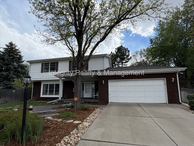 Building Photo - 10074 E Lake Dr
