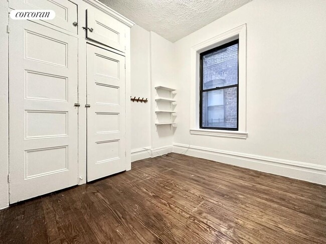 Photo - 940 Amsterdam Ave