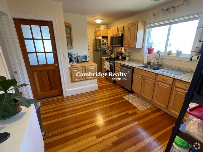 Building Photo - 107 Yale St Unit A Rental