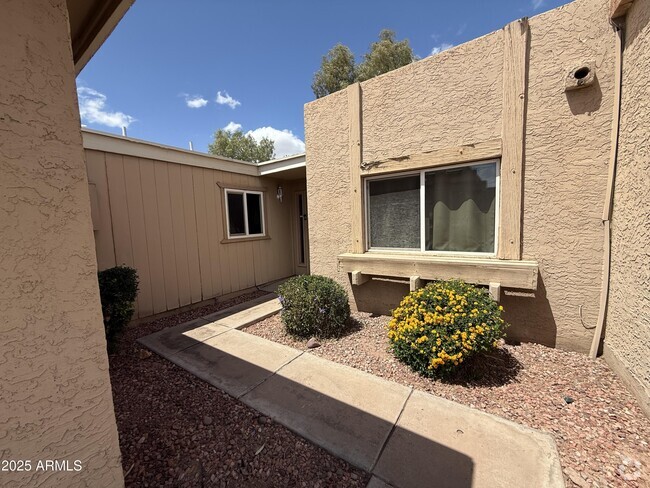 Building Photo - 708 E Colgate Dr Rental