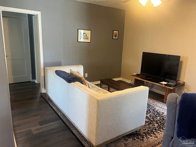 Photo - 103 NW Kalash Rd