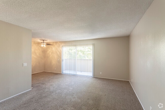 2 BR, 1 BA - 857 SF