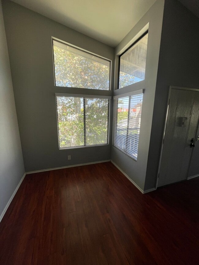 Photo - 1150 S Meadow Ln