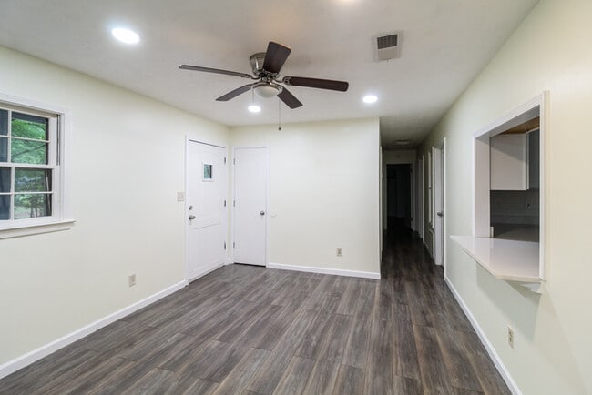 Photo - 2979 Tiller Trail SW