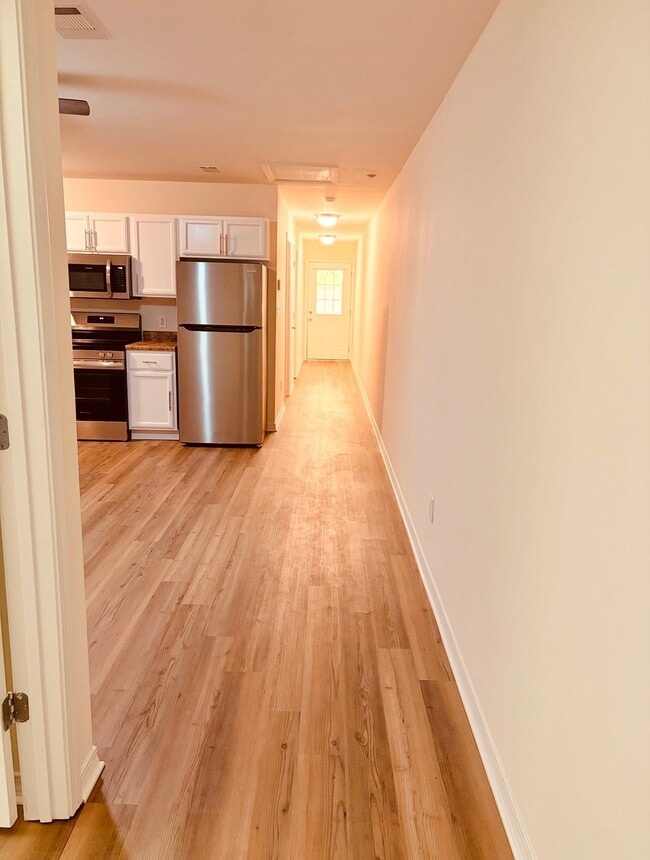 Photo - 965 Middle Ln
