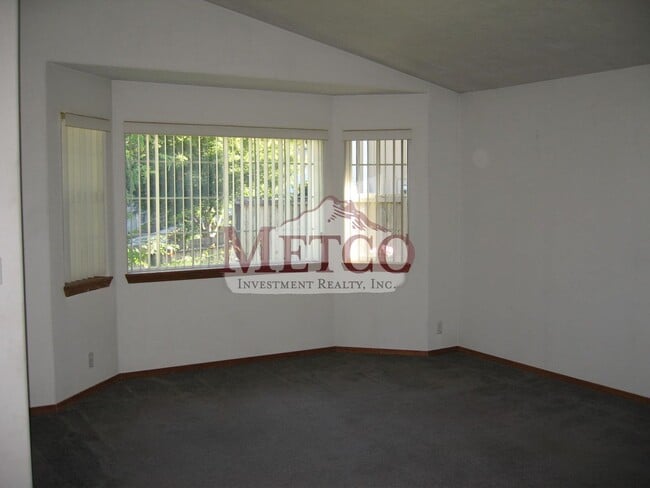 Photo - Spacious Thurston Home