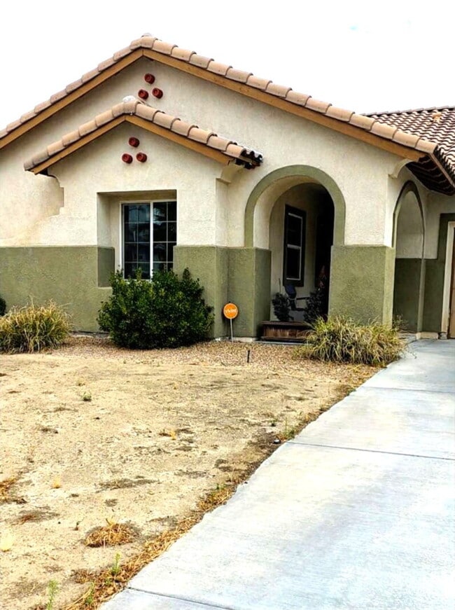 Building Photo - Stunning & Secure West Lancaster Luxury Ho... Rental