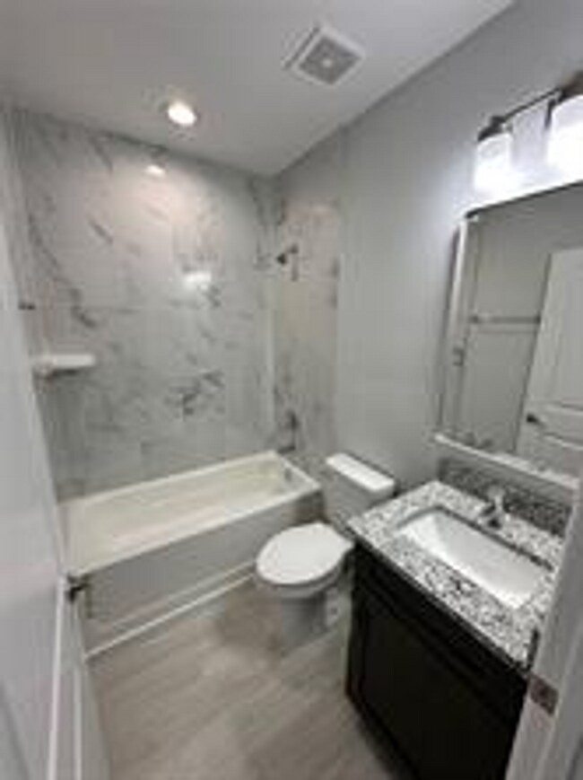 Photo - 2225 Fraser St Unit 2225