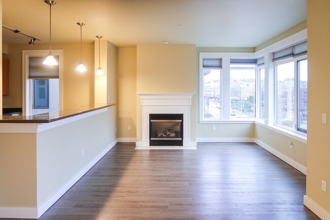 Lakeside 2BR Condo with Modern Finishes & ... - Lakeside 2BR Condo with Modern Finishes & ... Unit 306