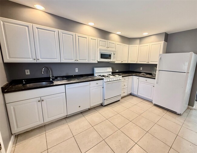 Photo - 1517-17 Montauk Pl Apartment Unit 17