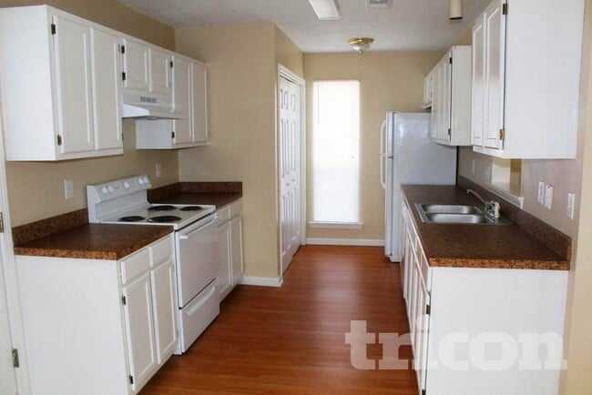 Photo - 223 Green Rose Rd