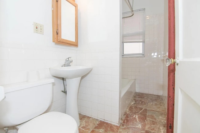 15 Scottfield Rd Unit 1