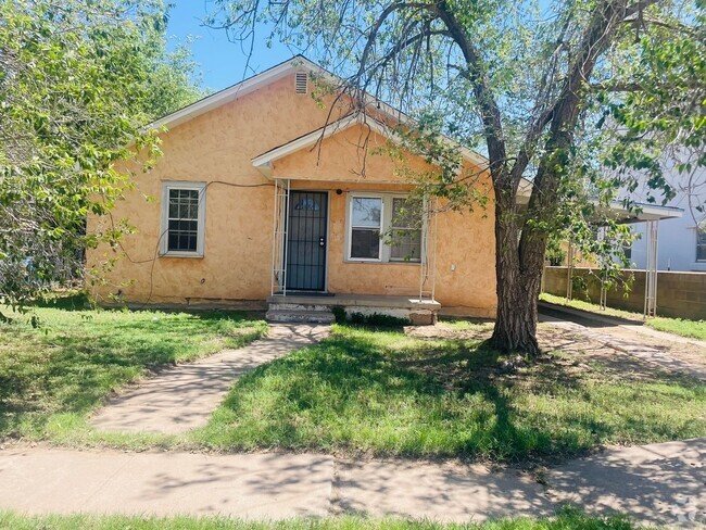 Building Photo - 111 S Avenue F Rental