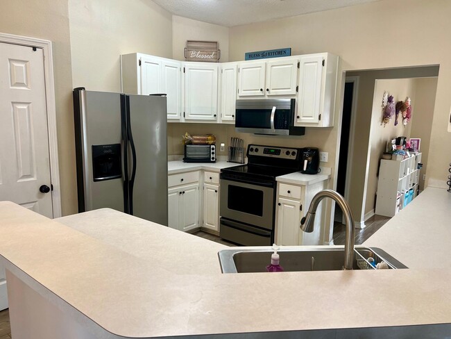 Photo - 318 Riverchase Blvd