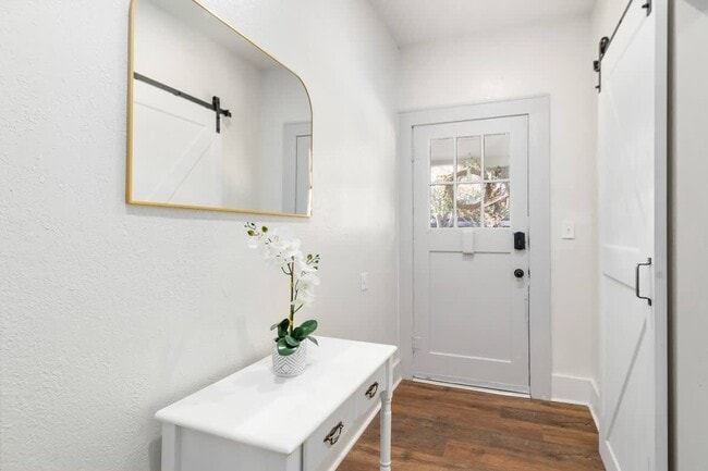 Photo - 728 Johnson Ave