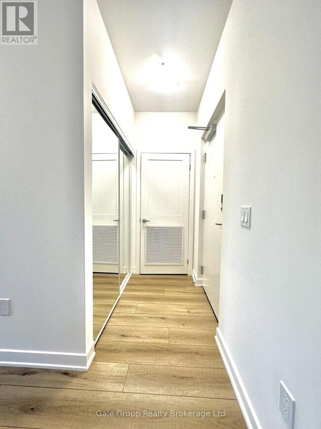 Photo - 312 Erb St. W Unité 204