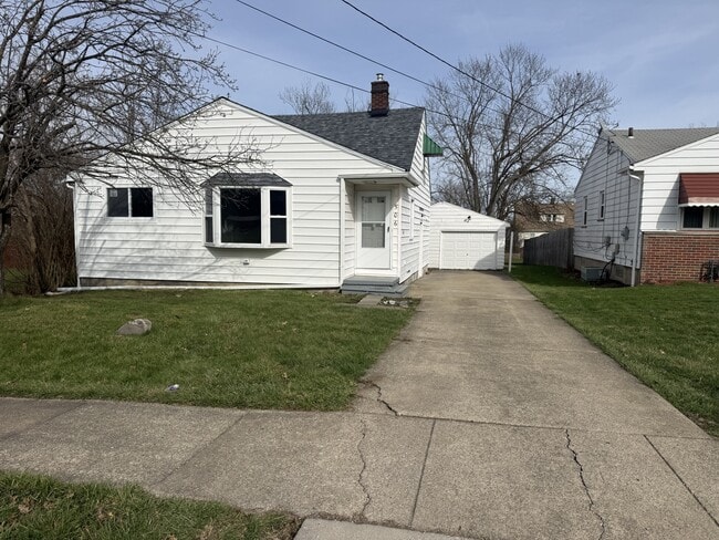 Building Photo - 506 8th St