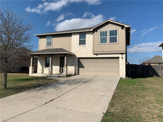 Photo - 328 Almquist St