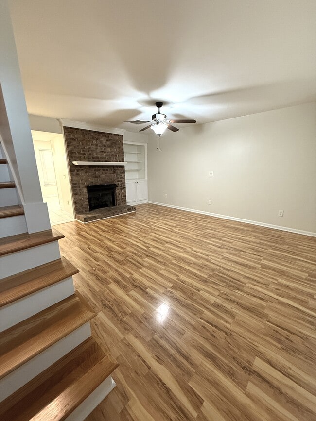 Photo - 250 Sanders Ferry Rd