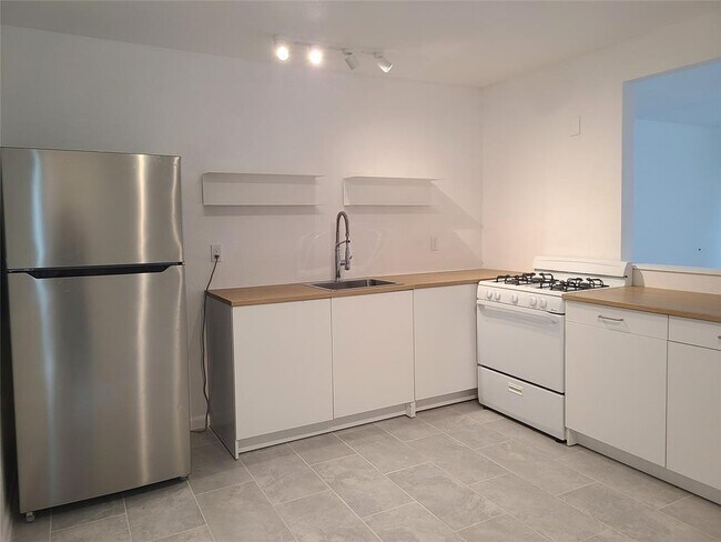 Photo - 6216 Hogan Ave