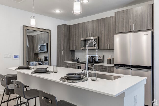 2BR, 2BA - 1,140 SF