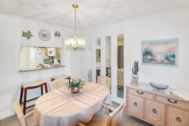 Photo - Seasonal Condo for Rent in Pine Hollow