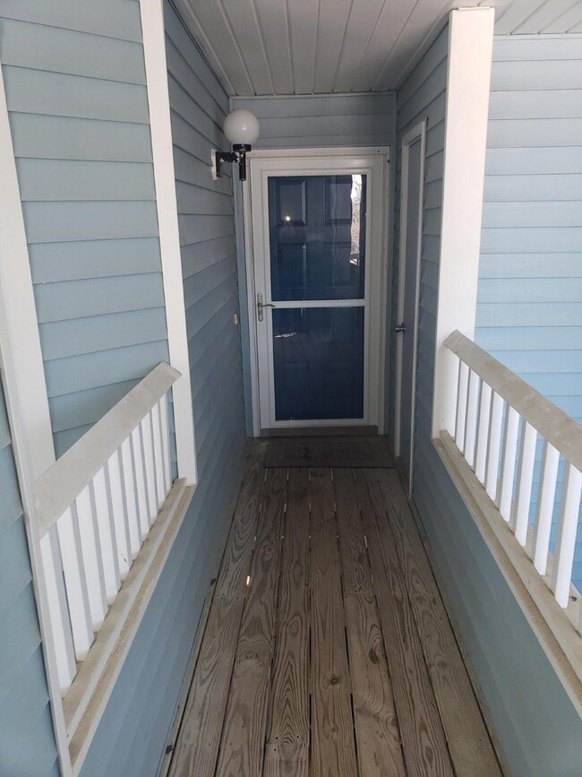 Photo - 120 Breezewood Dr