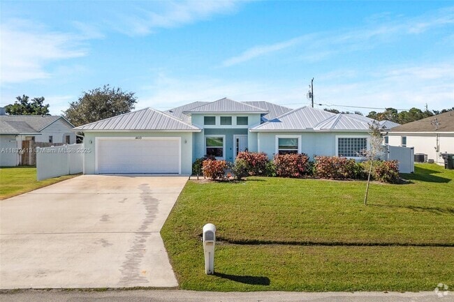 Building Photo - 4610 SW Masefield St Rental