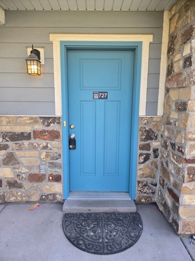 Photo - 3 Bed 2.5 Bath Town Home in Vineyard for Rent