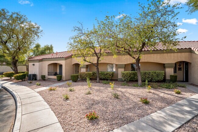 Photo - "Chic 3-Bed Townhouse with Granite Countertops on West Flamingo Road, Las Vegas!" Unit 1053