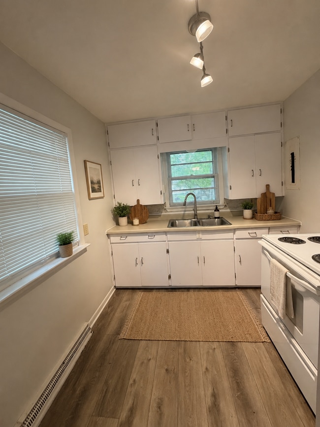 Photo - 2114 Ferrol St Unit 2114