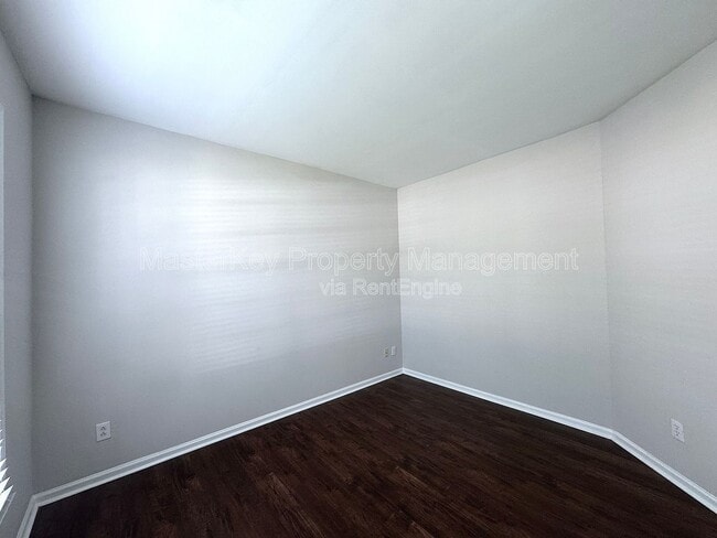 Photo - 204 Straywhite Ave
