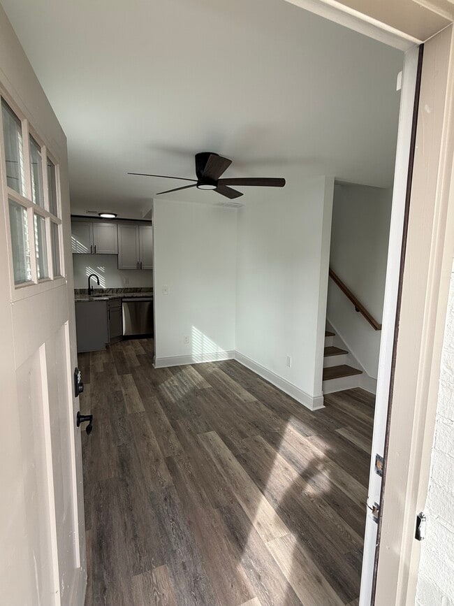 Photo - 335 Spikes St